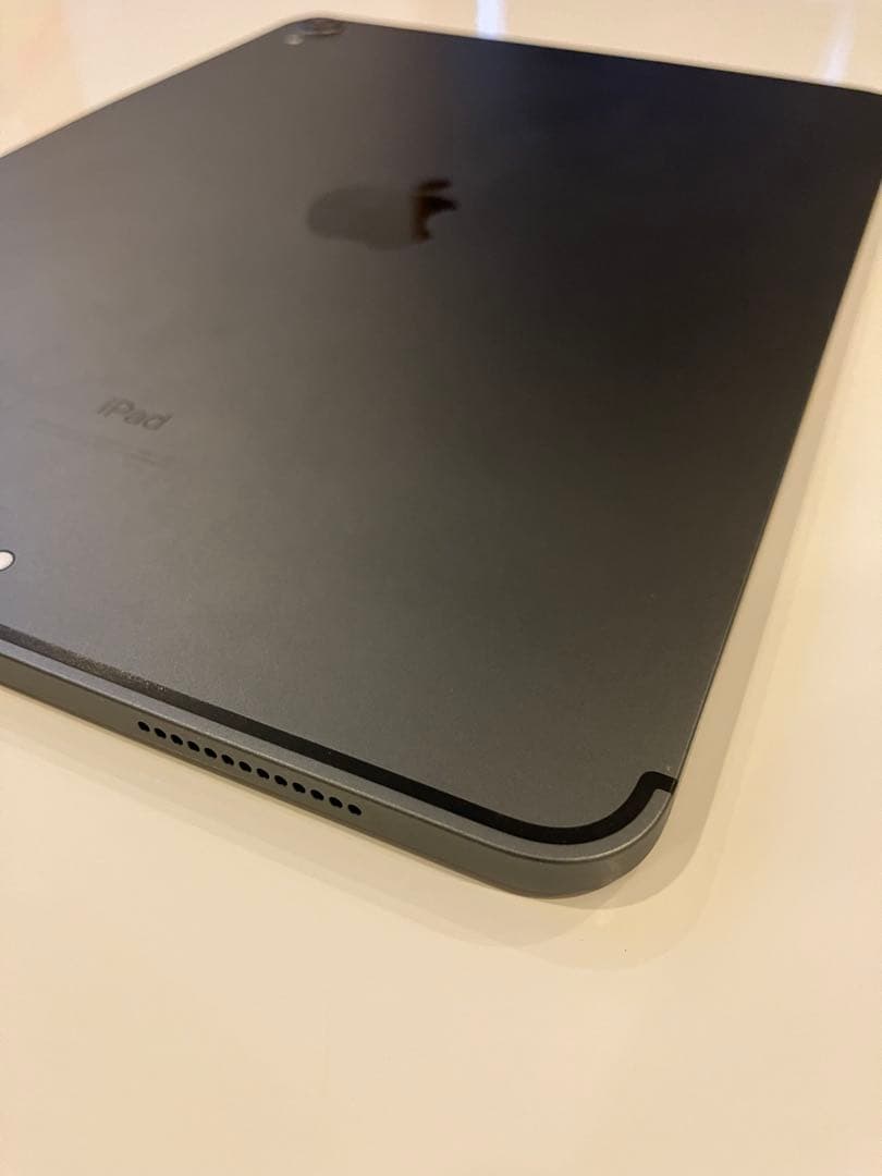 美品 Apple iPad Pro 11インチ 64G MU0M2J/A 箱付き