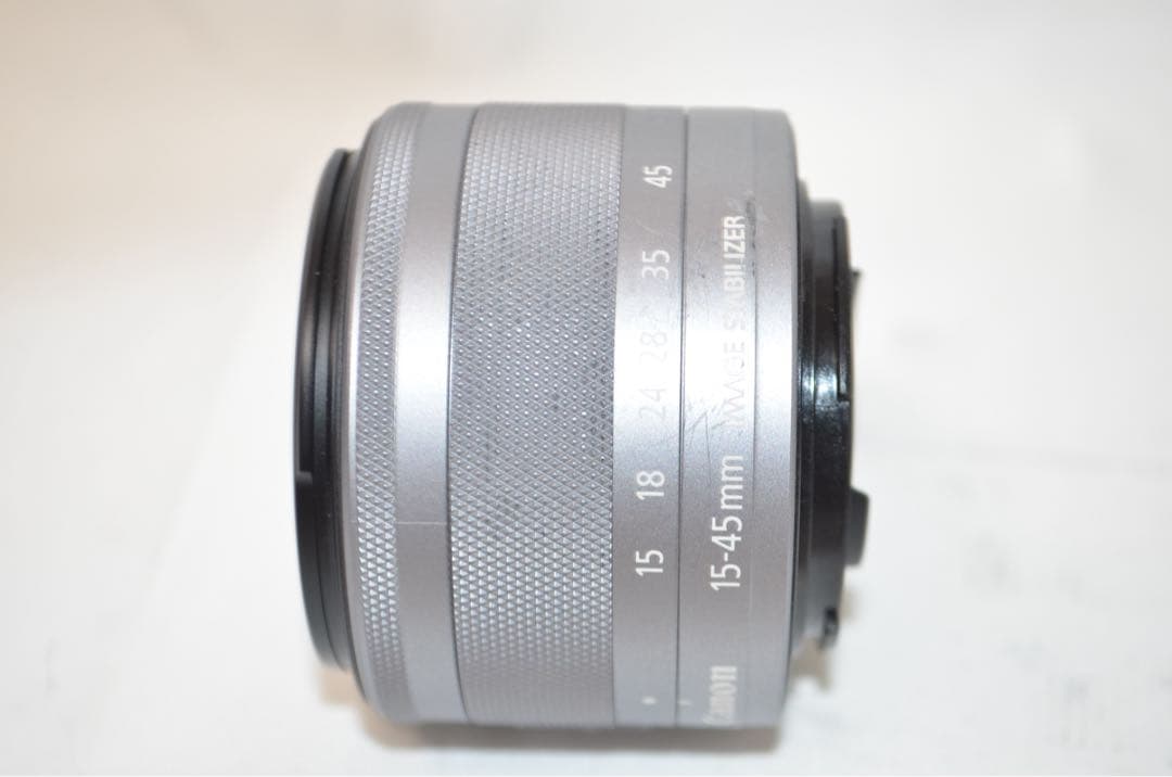 ★お洒落ホワイト♪高性能ミラーレス！スマホ転送OK★キヤノン Kiss M