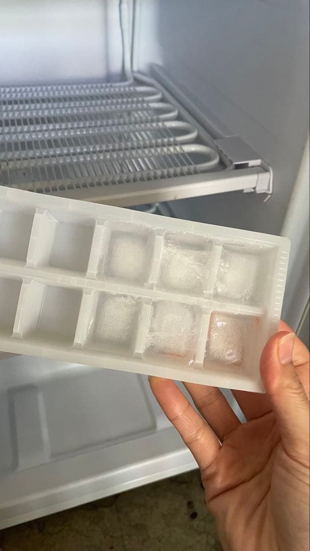 Grand Line ホワイト冷蔵庫 レトロスタイル 2ドア 2019年製