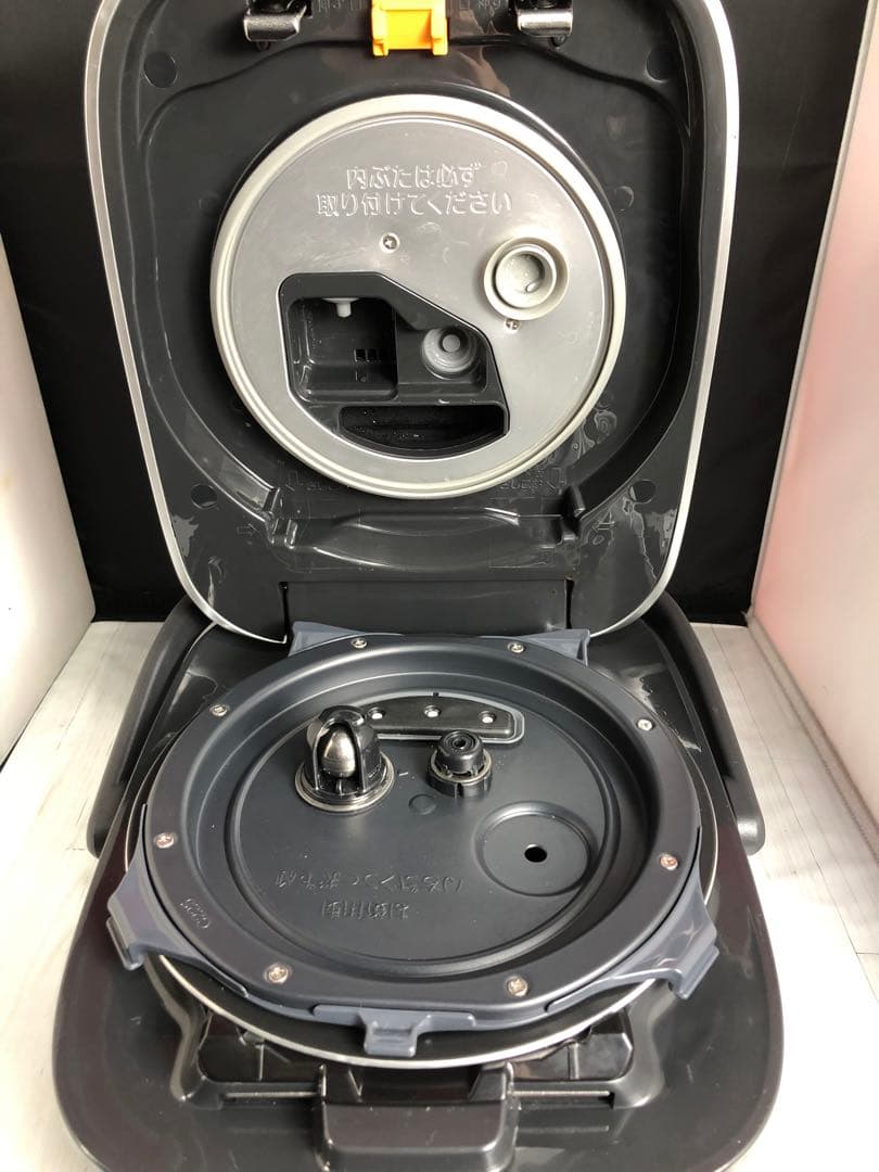 ZOJIRUSHI象印　圧力IH炊飯ジャー　NW-PT10 2022年製　濃墨