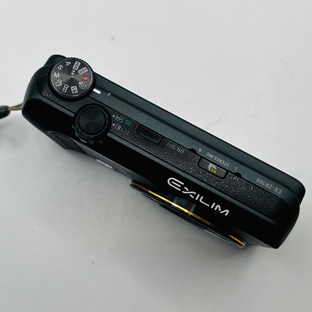 デジタルカメラ CASIO EXILIM EX-ZR100