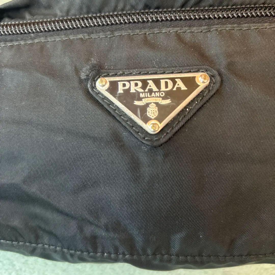 プラダ　ウエストポーチ　ウエストバッグ　黒　ナイロン