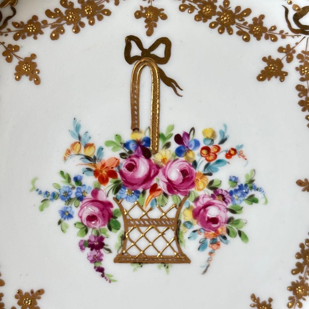 ドレスデン　カールティーメ工房　花かご　リボン　コンポート