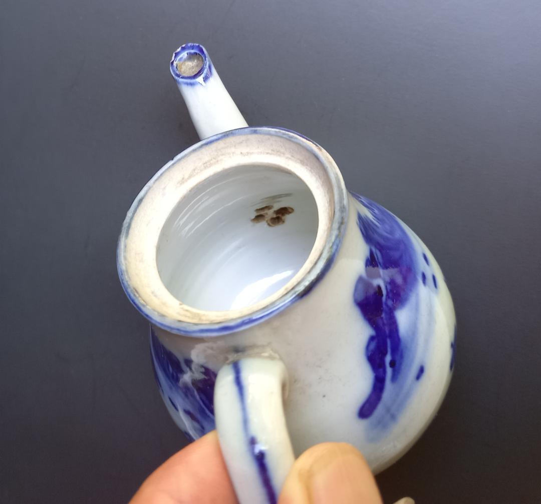 染付山水茶壺