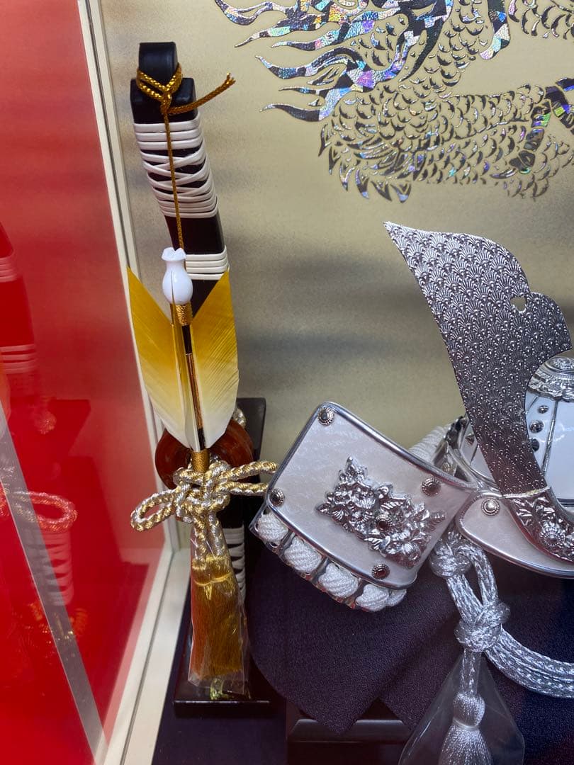 東京久月　五月人形　シルバー兜飾り　白塗りガラスケース入