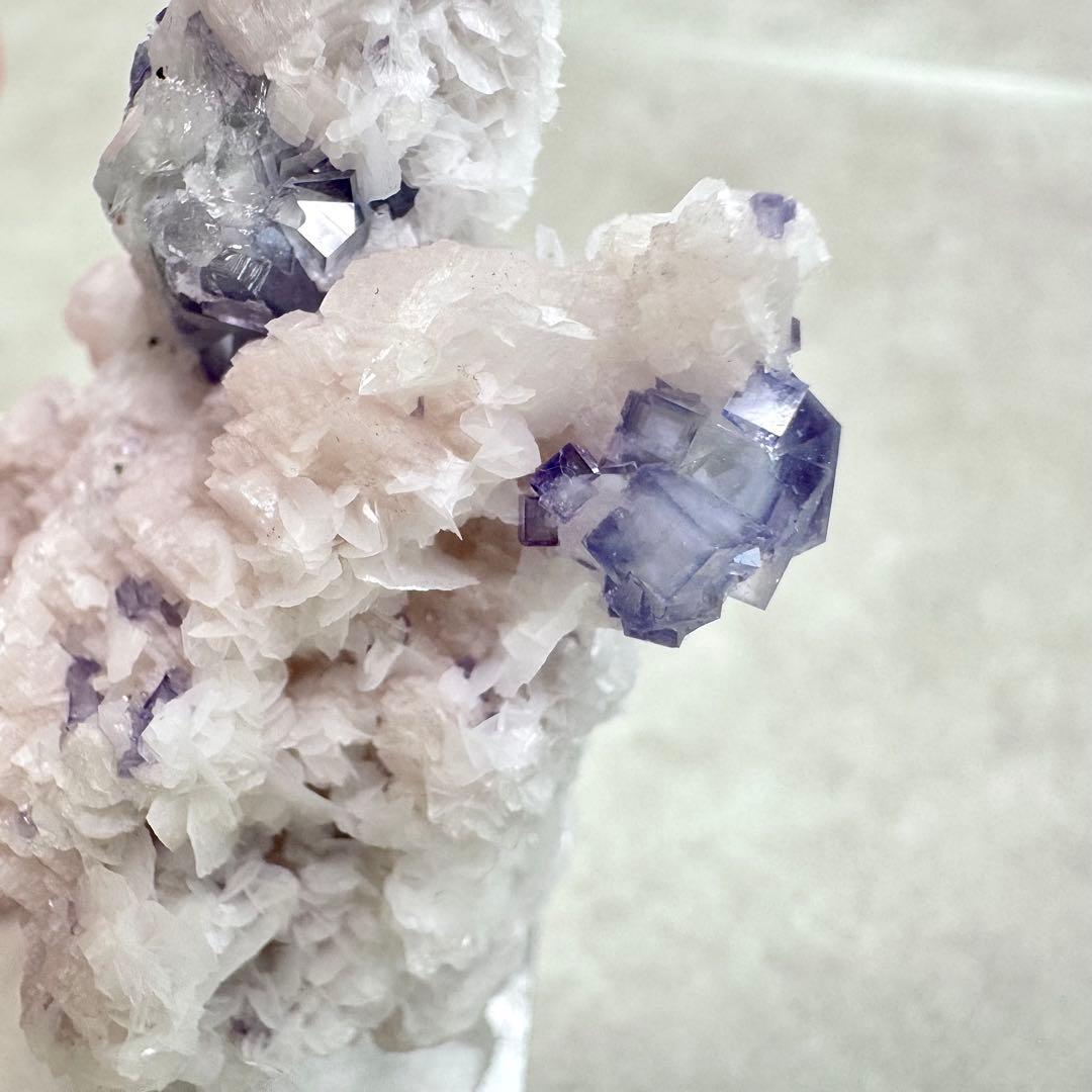 【D290】ポーセリンフローライト Aタイプ ヤオガンシャン 原石 鉱物 標本