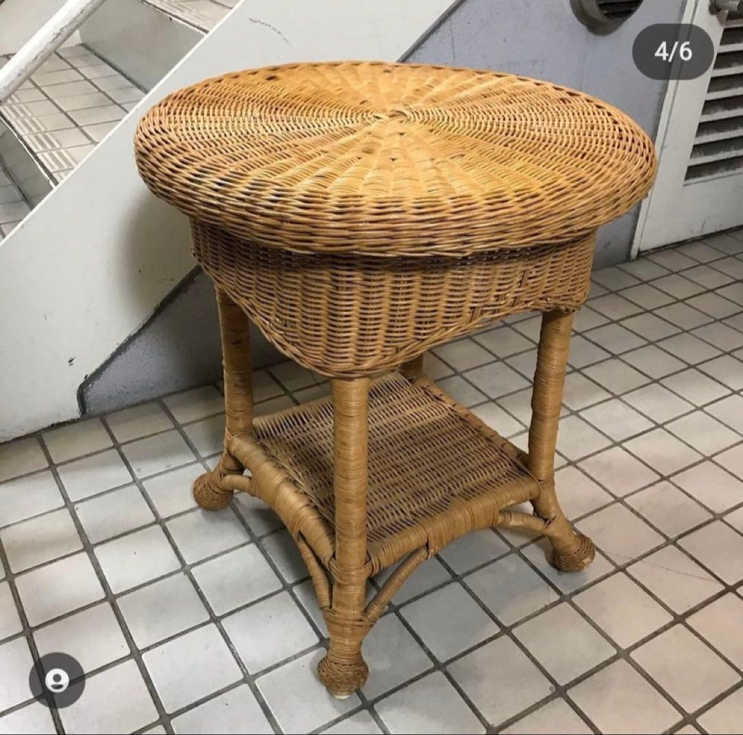 ラタン机