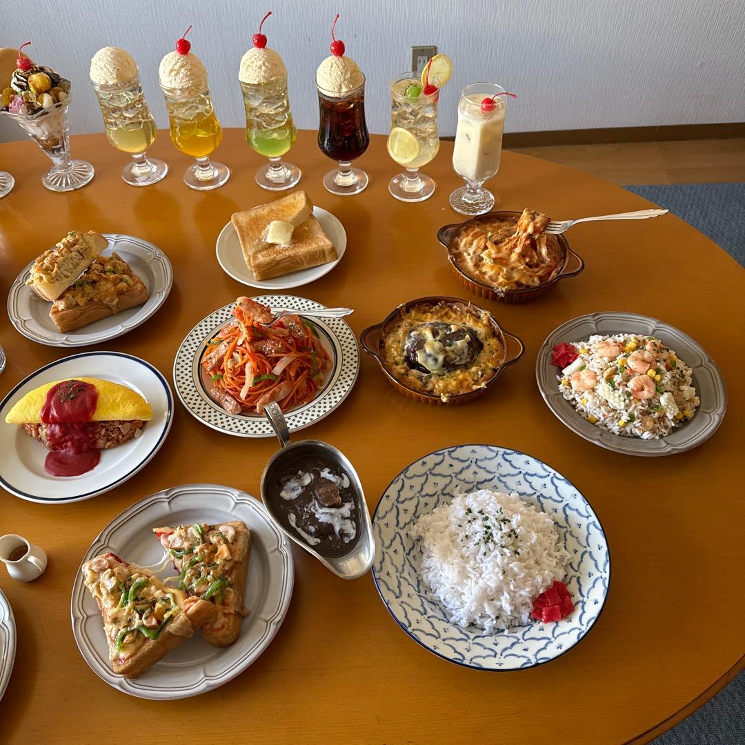 洋食店メニュー商品ケース　　 (実物大)食品サンプルセット￼