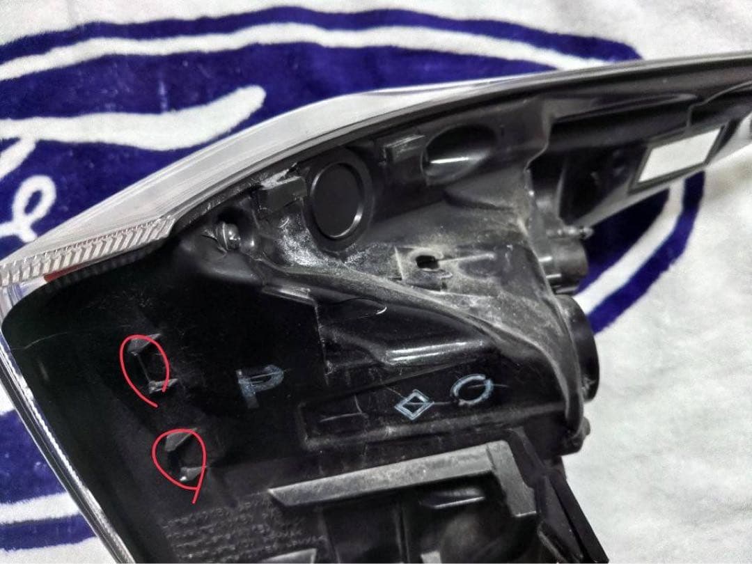 トヨタ　プリウス　50 前期　テールランプ　ICHIKOH 47-87