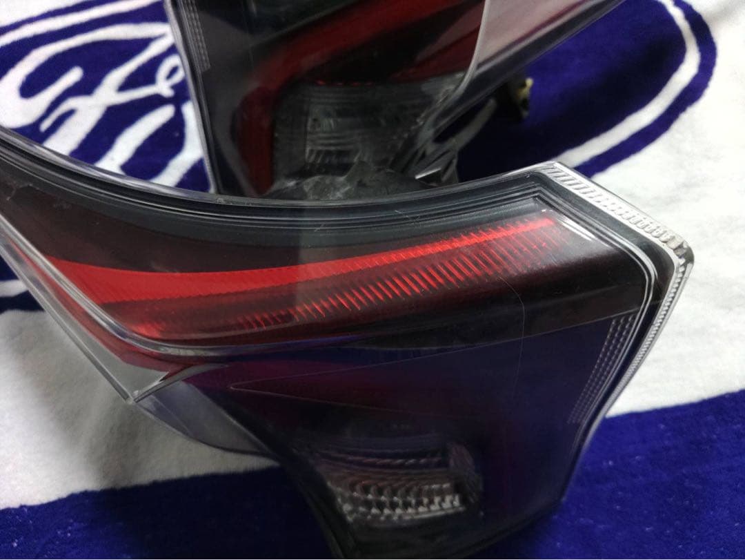 トヨタ　プリウス　50 前期　テールランプ　ICHIKOH 47-87