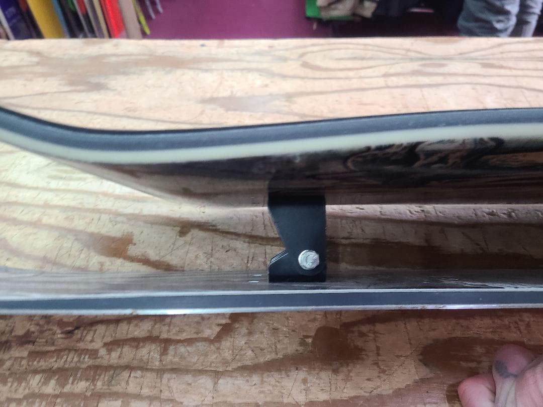 115 JONES MOUNTAIN SKATE 板 24-25