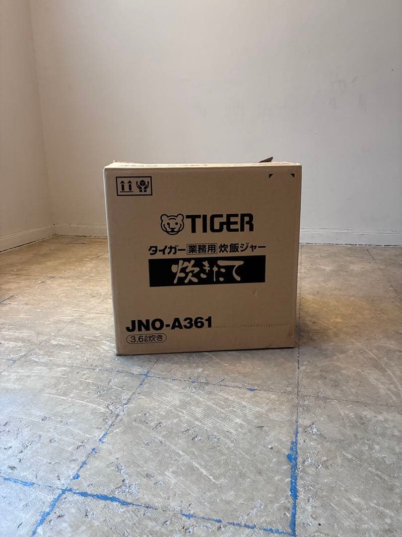 TIGER 炊飯器　二升炊き　JNO-A361
