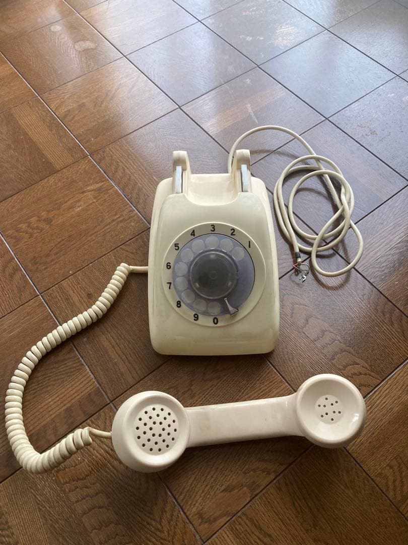 超貴重！昭和60年ダイヤル式電話 クリーム色