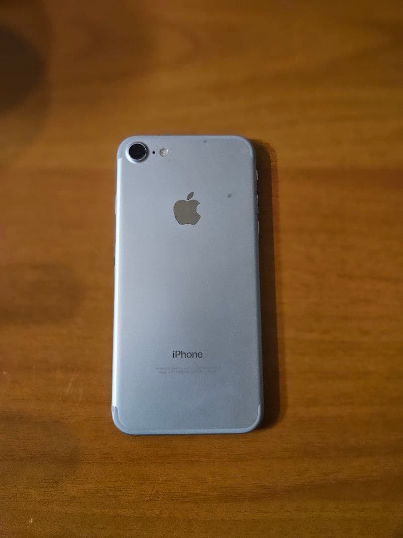 iPhone7 本体 128gb