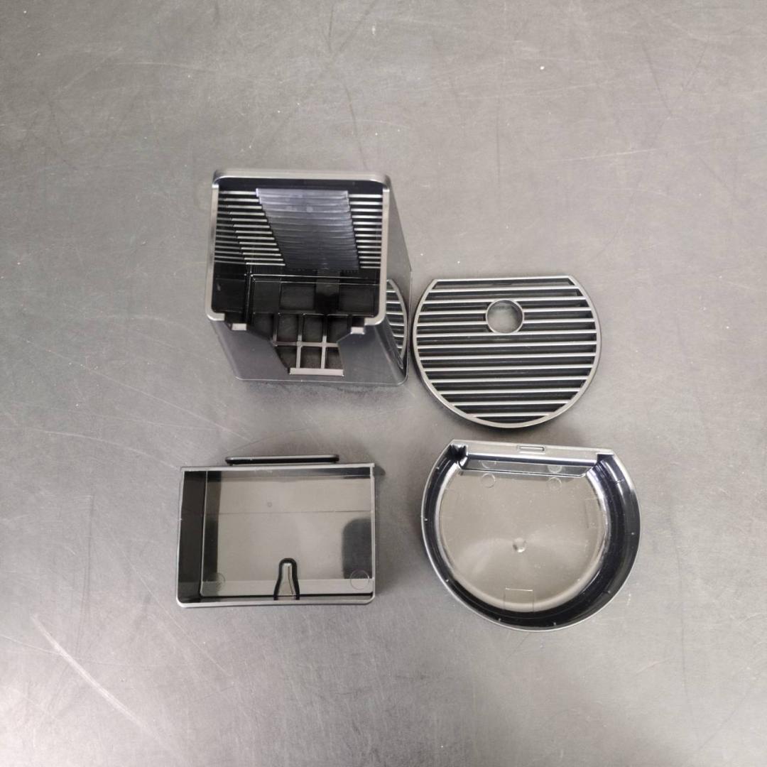 ☆未使用品　NESPRESSO　エッセンサ ミニ　D30-WH-SP