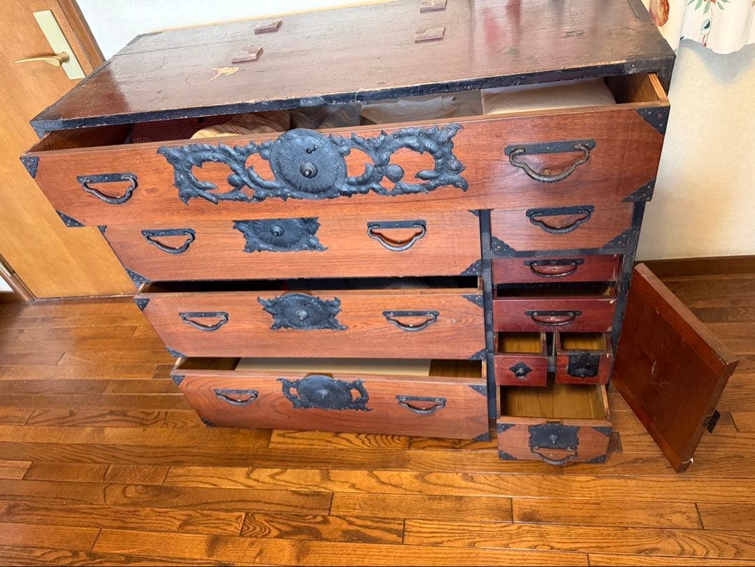 運賃込❗️最高級　日本家具　衣装箪笥　巨匠作品　骨董アンティーク天然無垢けやき？