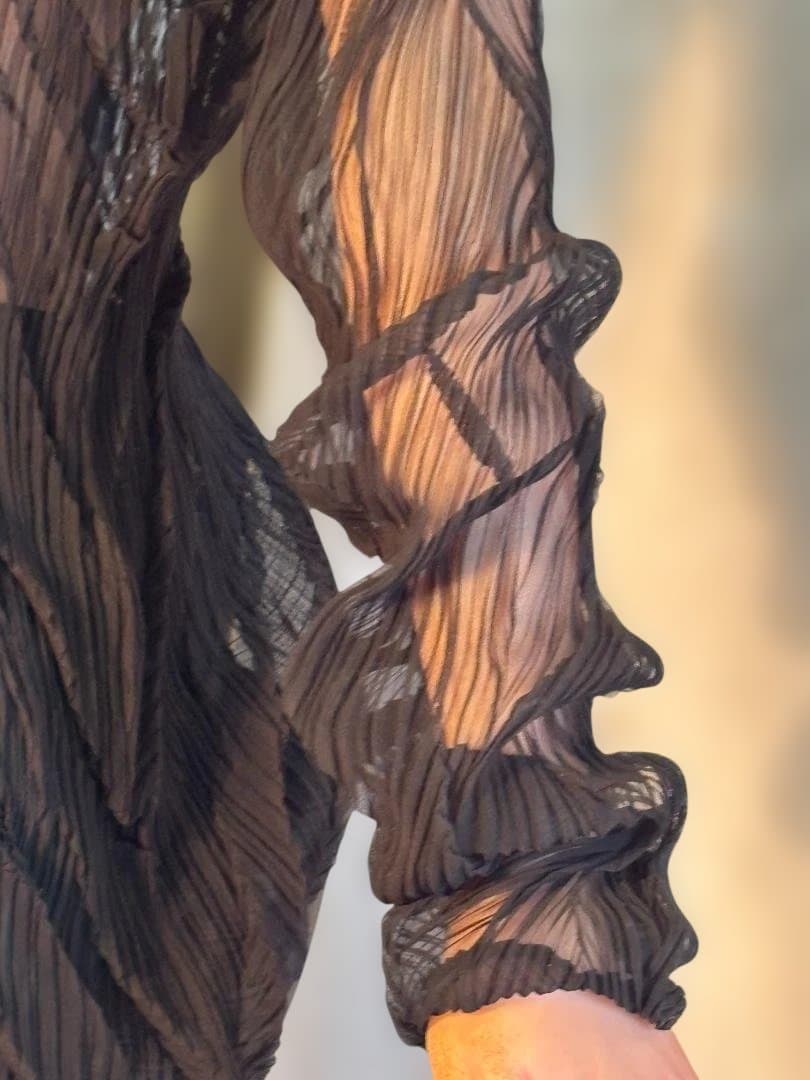 [希少] ISSEY MIYAKE 高級感あふれる波状 プリーツ トップス