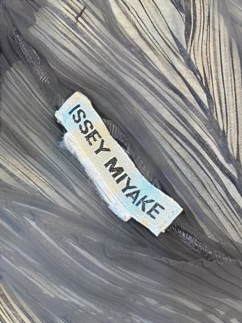 [希少] ISSEY MIYAKE 高級感あふれる波状 プリーツ トップス