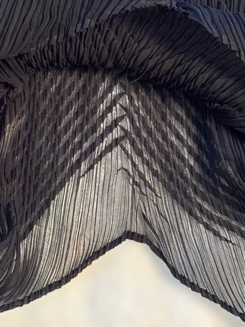 [希少] ISSEY MIYAKE 高級感あふれる波状 プリーツ トップス