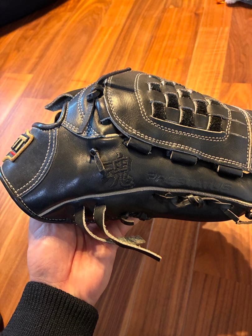 硬式グローブ　ゼット　投手用
