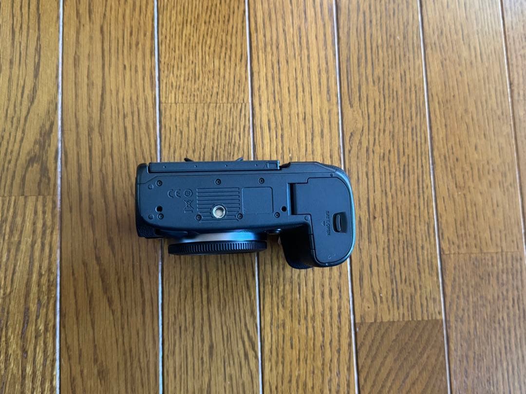 Canon EOS R5 ミラーレスカメラ 本体