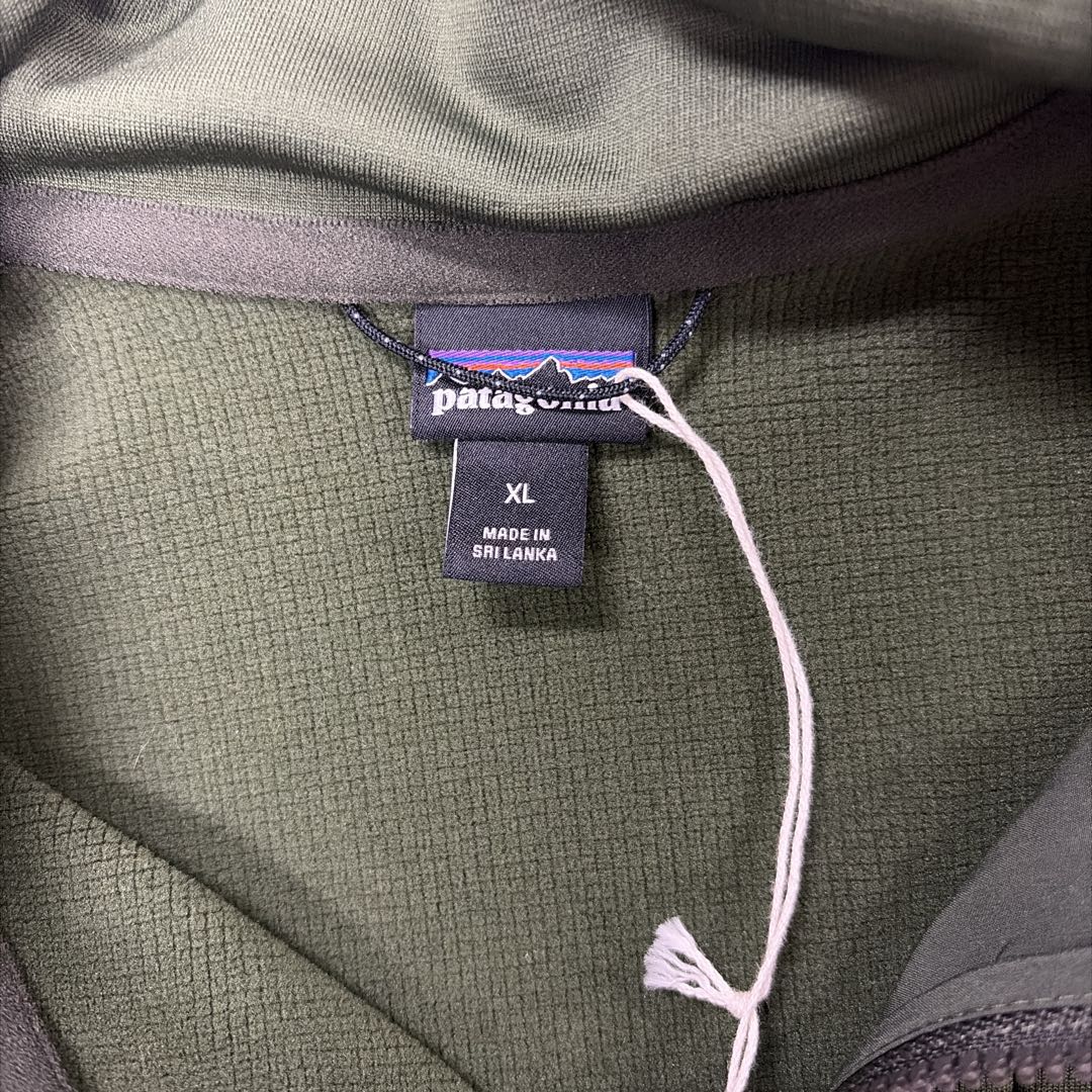 ジャケット・アウター PatagoniaM's R1 Thermal Kit Pine Needle