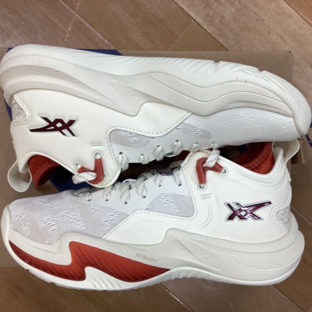 シューズ(男性用) NOVA SURGE LOW 2 750 28.0cm