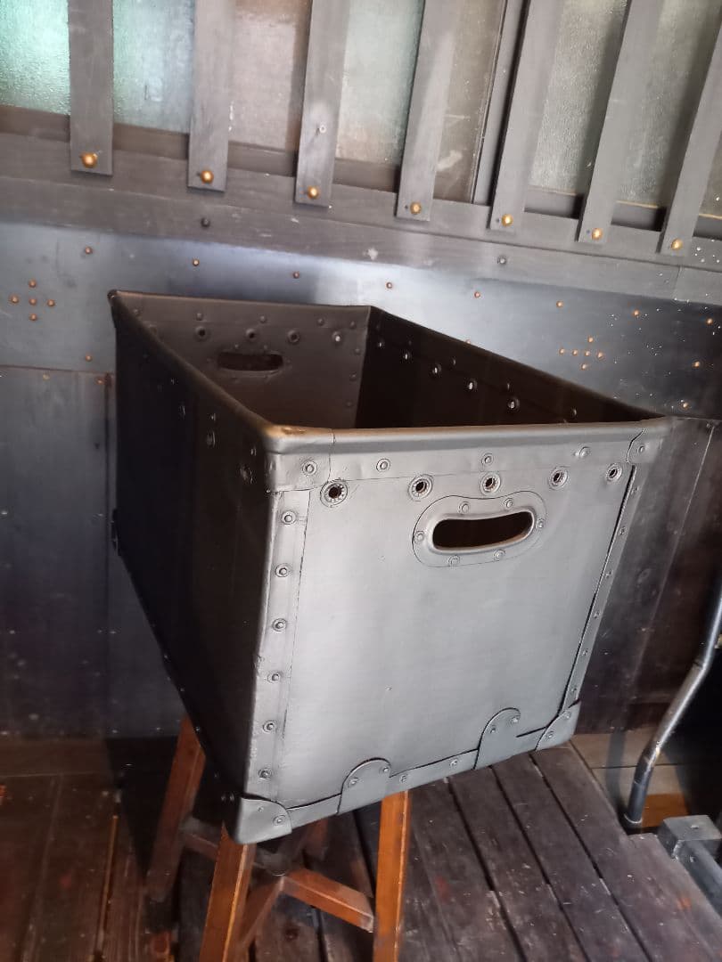 1960's　ヴィンテージ　ファイバー　アイアン　キャリー　ボックス　配達箱