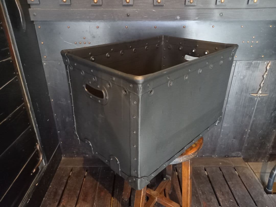 1960's　ヴィンテージ　ファイバー　アイアン　キャリー　ボックス　配達箱