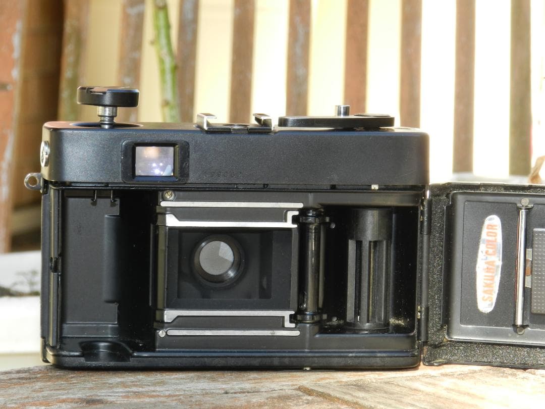 美品　KONICA C35 ブラック レンジファインダーカメラ 即撮影可