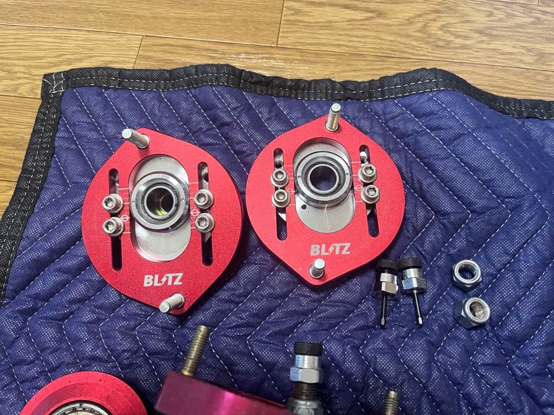 （たん）BLITZ 車高調　LA400 シュピーゲルアッパー付