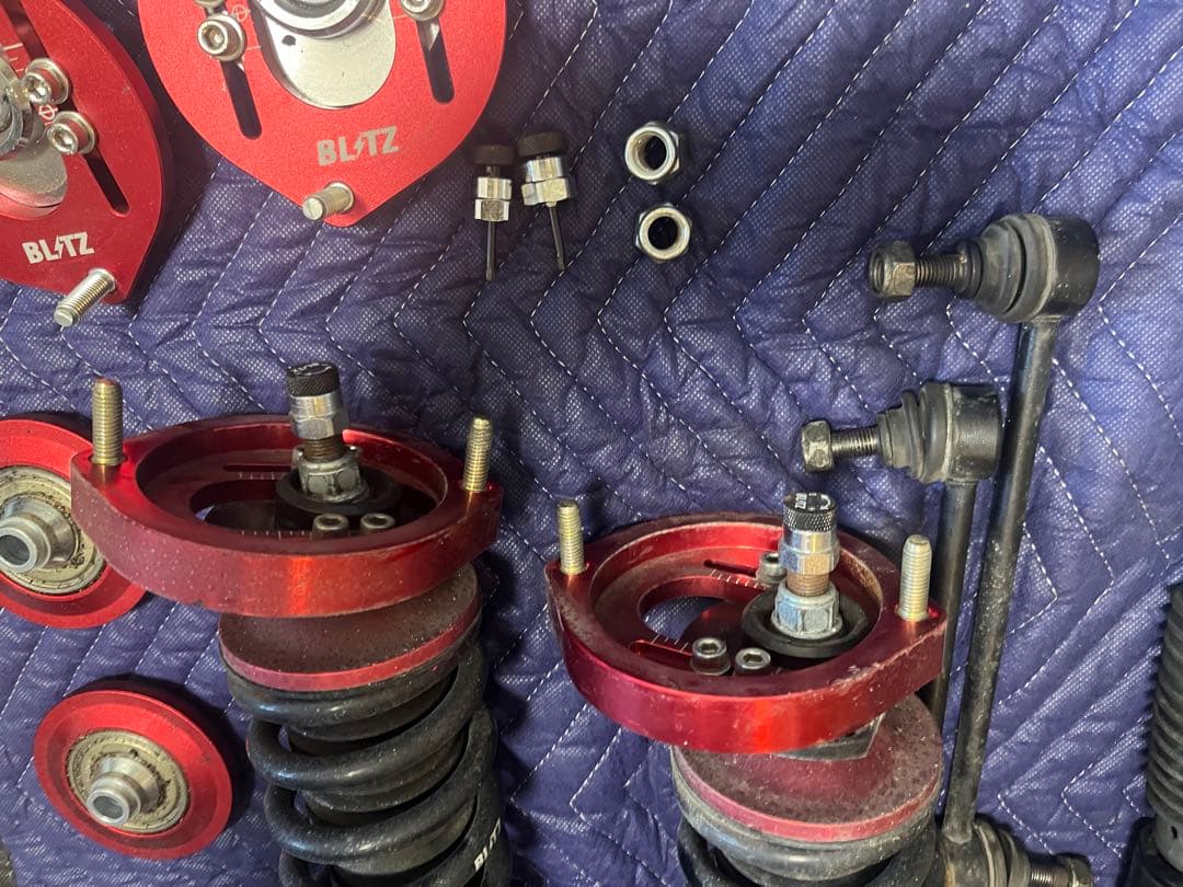 （たん）BLITZ 車高調　LA400 シュピーゲルアッパー付