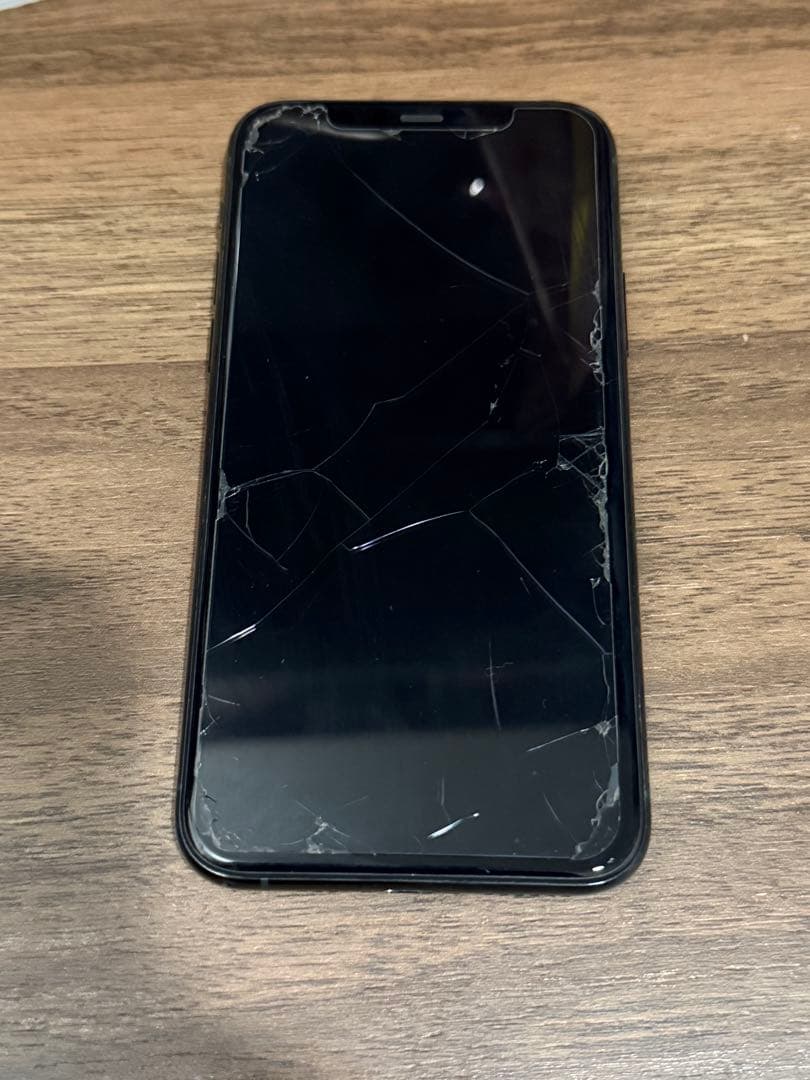 Apple iPhone 11 Pro ミッドナイトグリーン本体