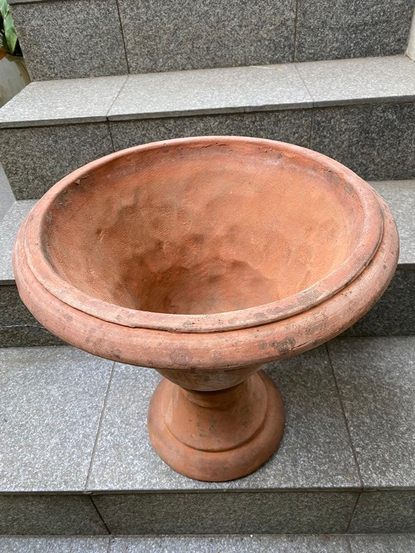 テラコッタ大型植木鉢
