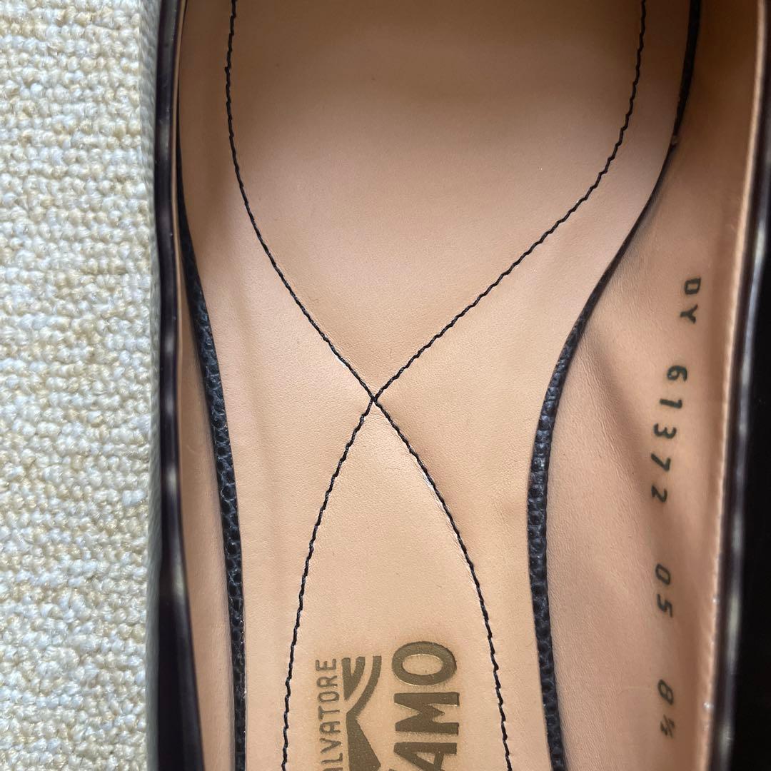 FERRAGAMO フラットシューズ