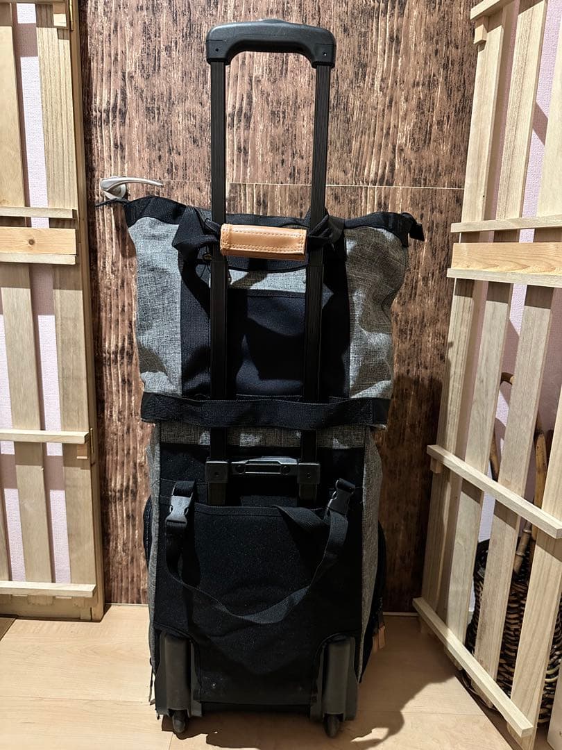 eb’s CONTAINER WHEEL & TOTE BAG