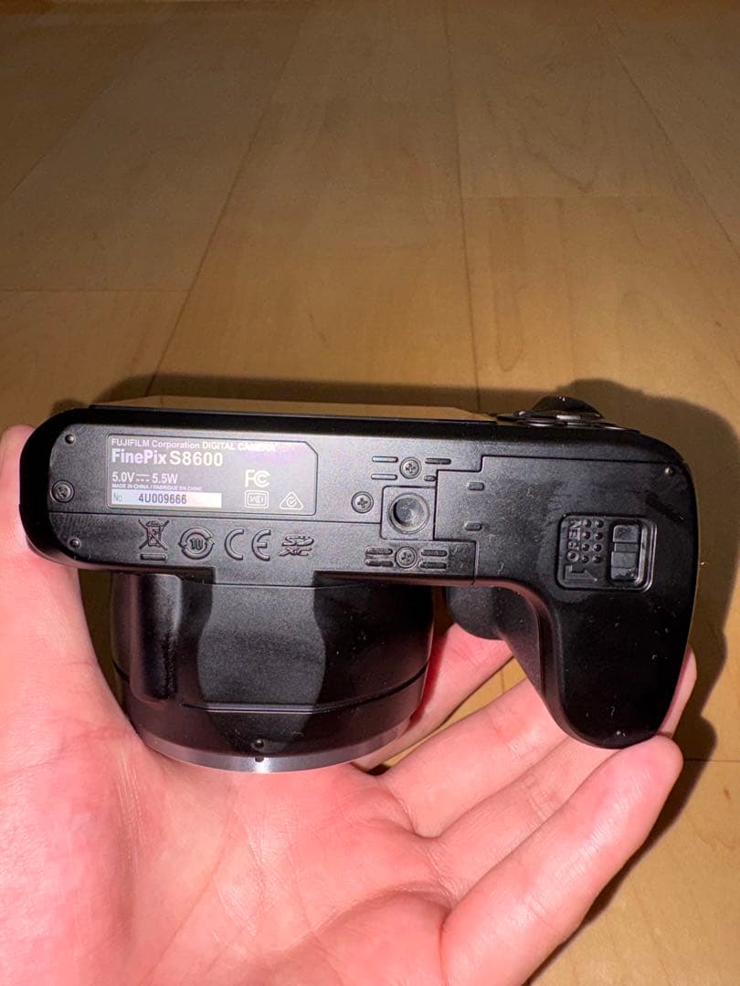 富士フイルム FinePix S8600