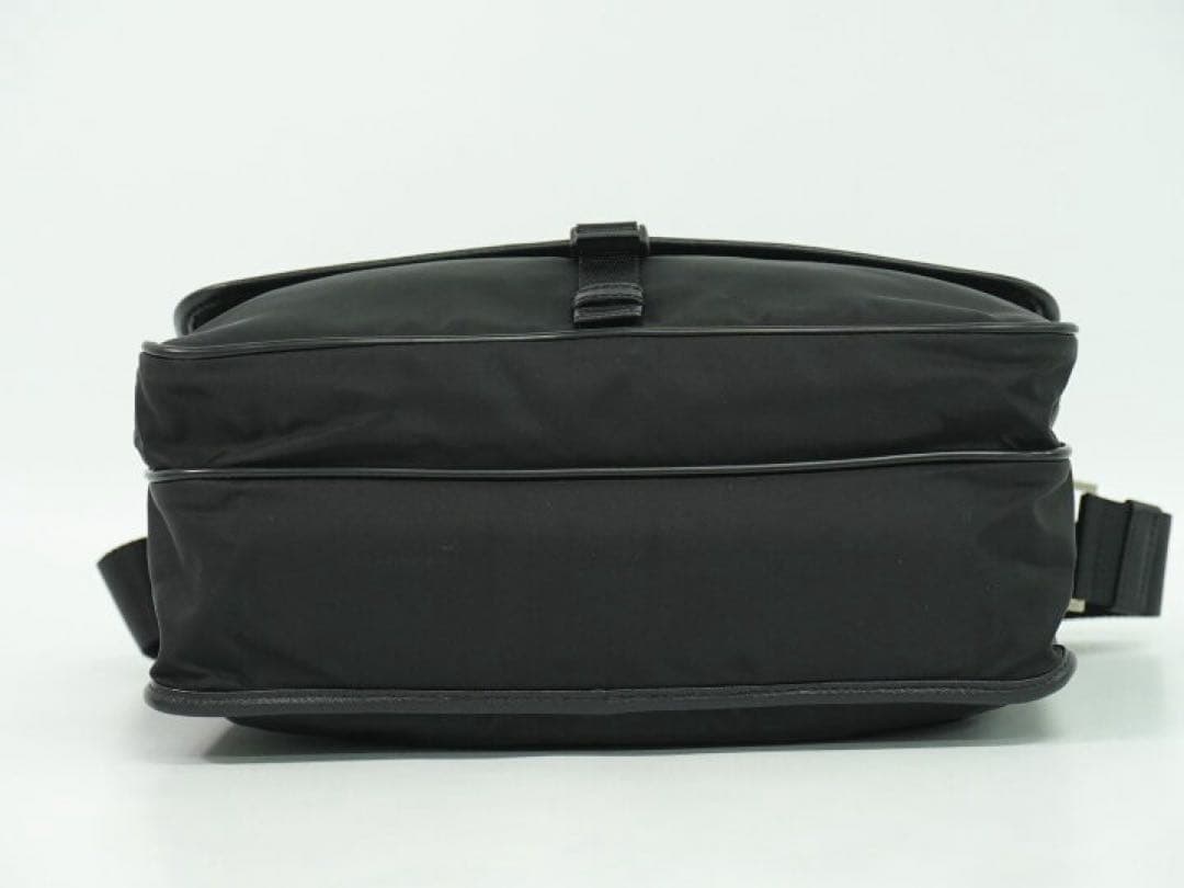 PRADA ナイロン ショルダーバッグ ポシェット ブラックバッグ　プラダ
