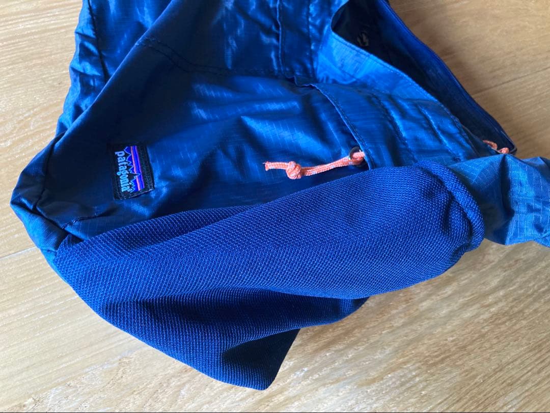 新品　パタゴニア ライトウェイトクーリエ　ショルダーバッグ　ネイビー