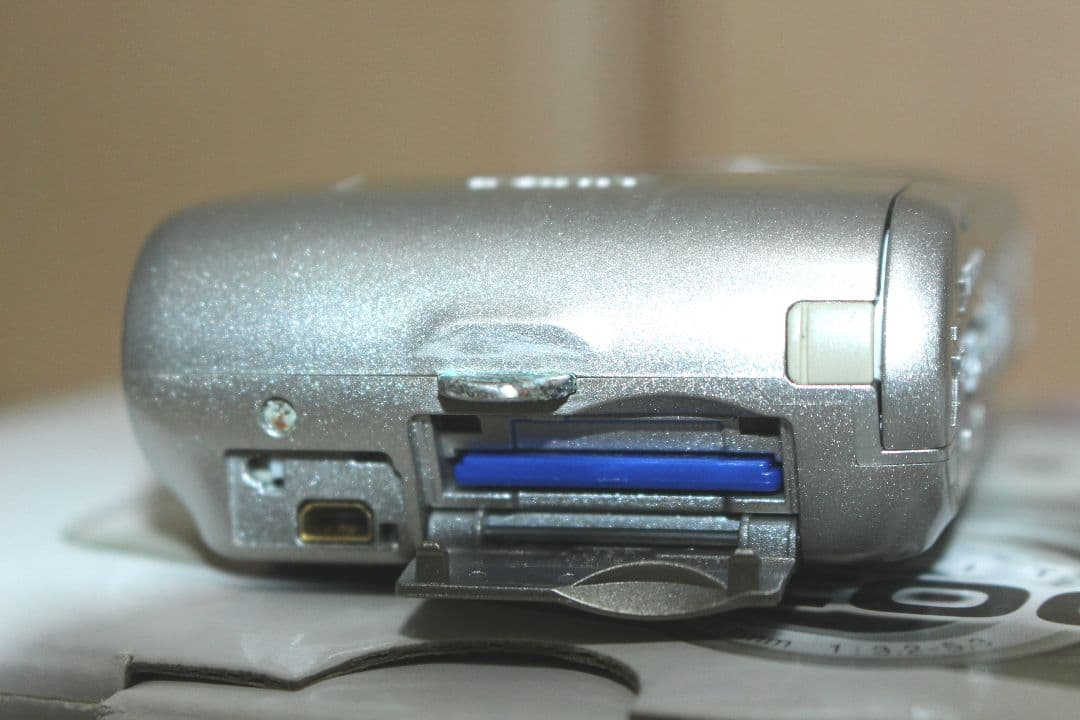 【激レア】Nikon ニコン COOLPIX L6 箱付き・電池・SD付属