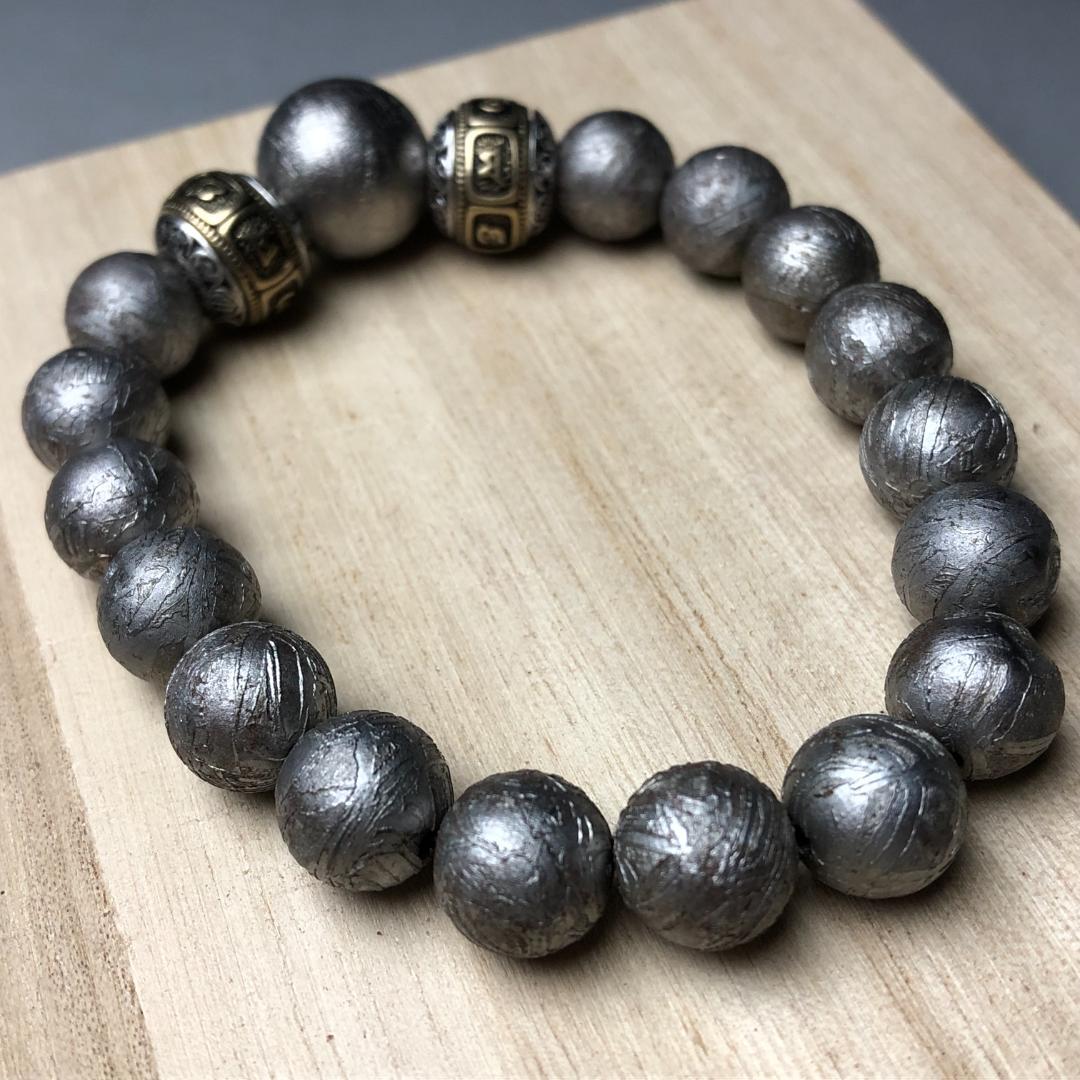 隕石 鉄隕石　アルタイ隕石　ムオニオナルスタ隕石 ブレスレット　重さ77ｇ