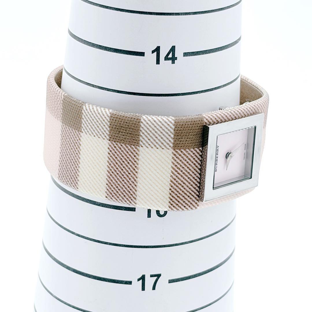 希少 バーバリー 腕時計 BU4010 チェック柄 ピンク×ブラウン 稼働品