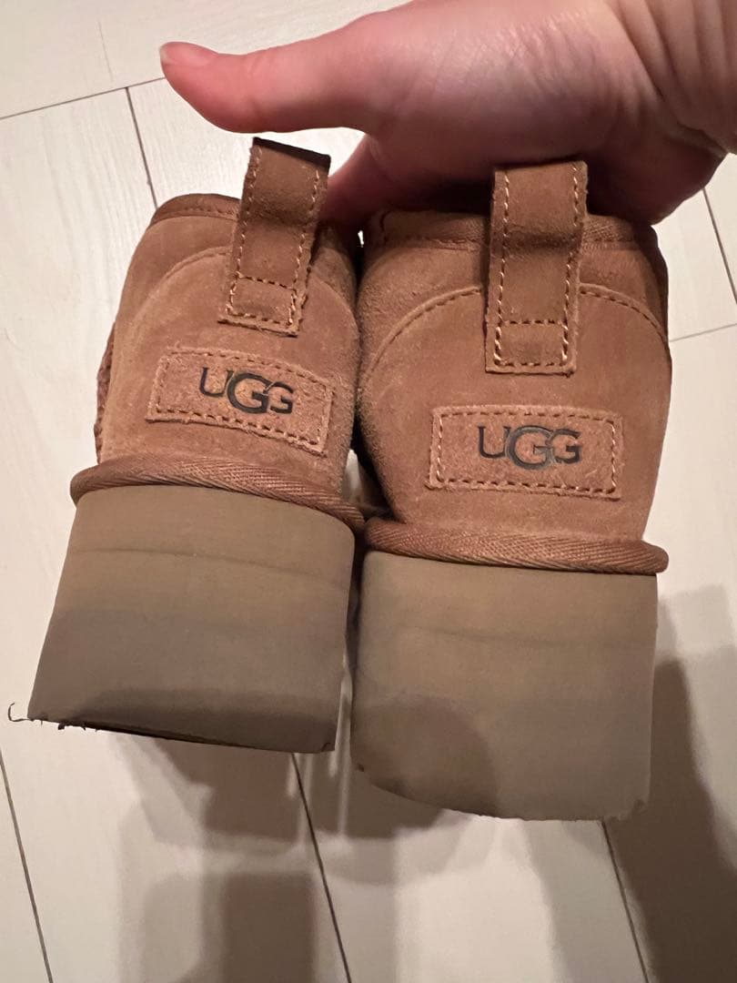UGG クラシック ウルトラミニプラットフォーム ブーツ　ブラウン　22cm