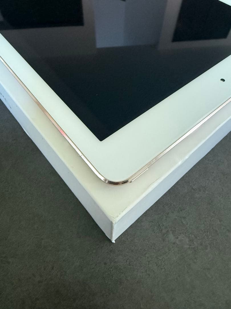 iPad Pro 9.7インチ ゴールド128G