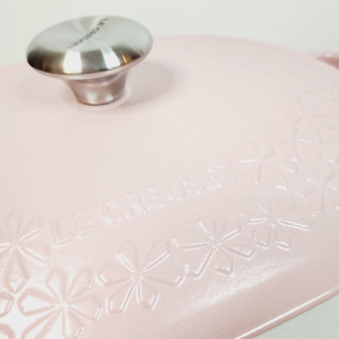 ルクルーゼ オブロング 31cm フルール レリーフ シュガーピンク