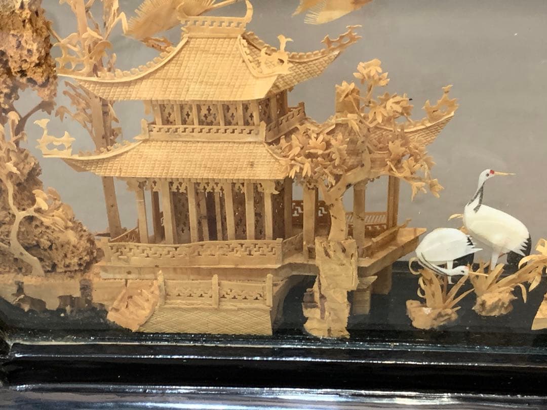 母のお茶道具の仲間たち　中国一刀彫　幅230x奥70xH230