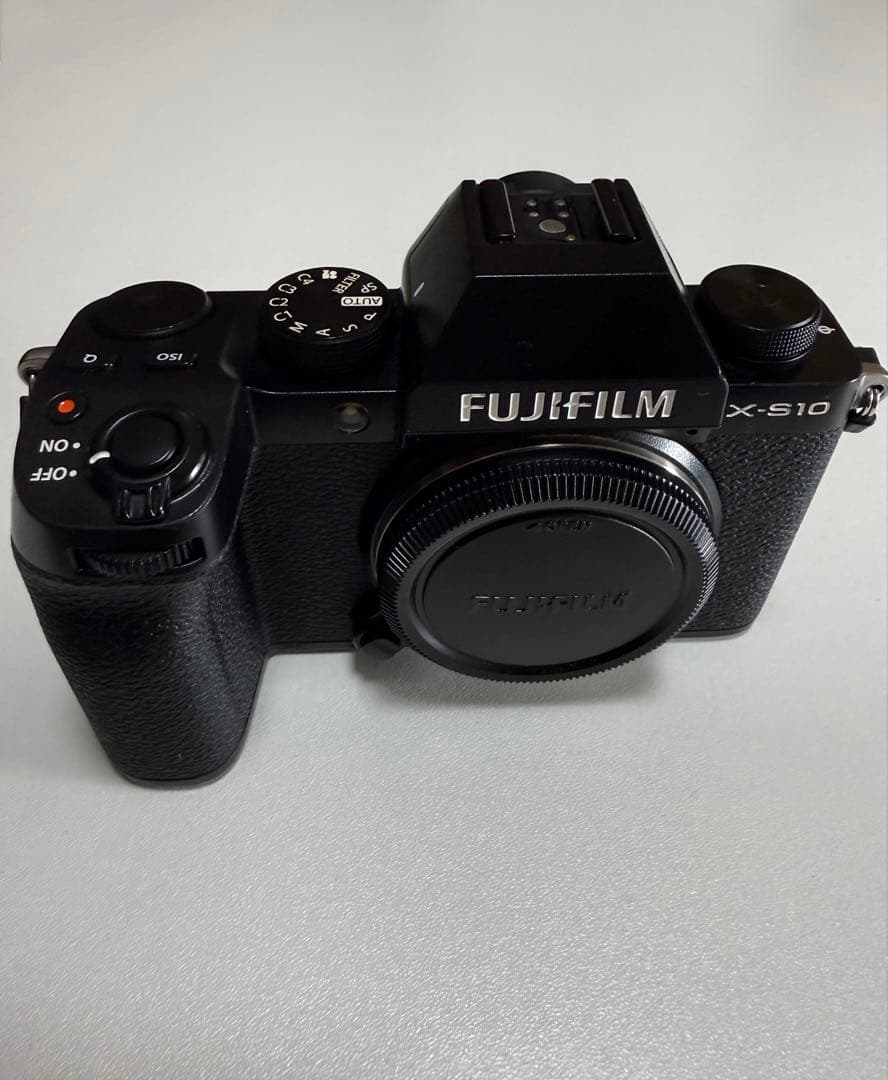 FUJIFILM X-S10 ボディ＋ストラップ