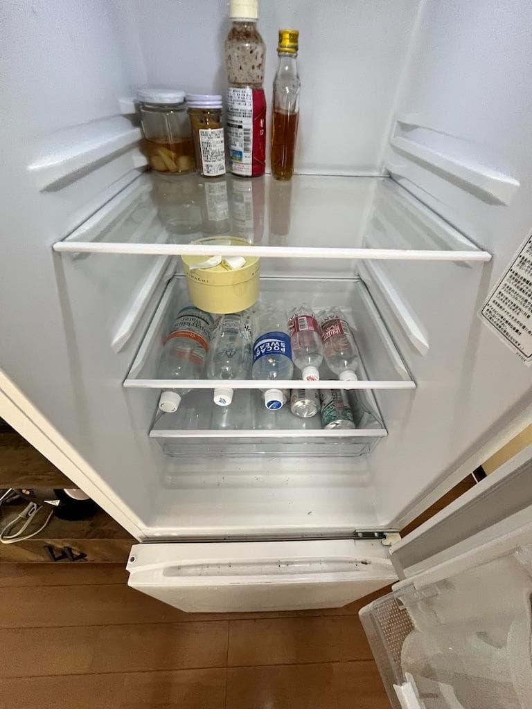 Hisense ホワイト冷蔵庫 中型