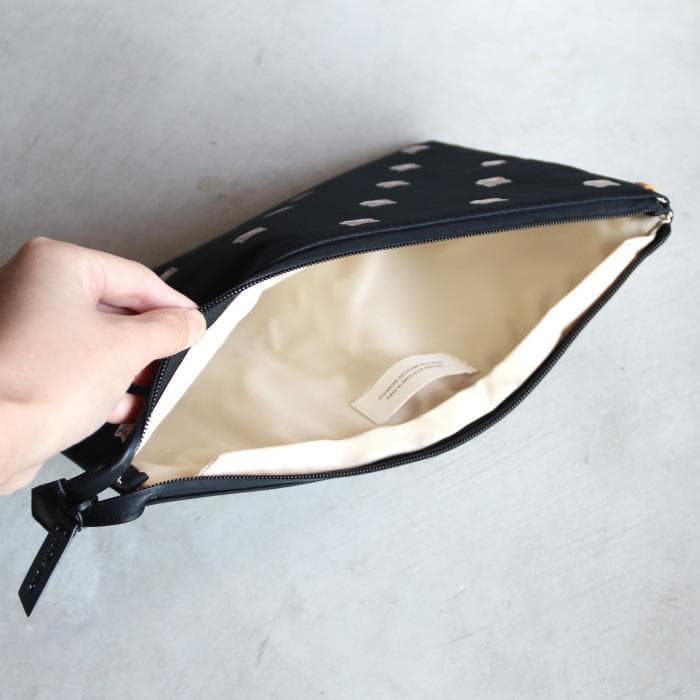 メゾンキツネ パソコンケース タブレットケース (15-16インチ)