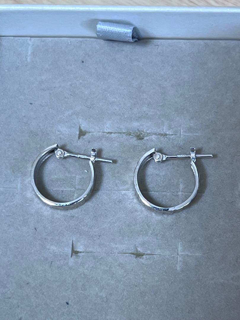 TSUTSUMI プラチナピアス　pt900